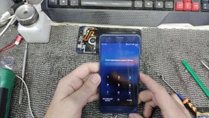 Huawei Honor 8 Не заряжается, быстро садится, внезапно выключается "Разборка видеоотчет Замена АКБ"
