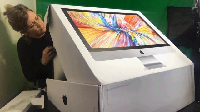 Apple iMac 27" 5K Retina Display: Unboxing - Awesome Stuff Week смотреть онлайн