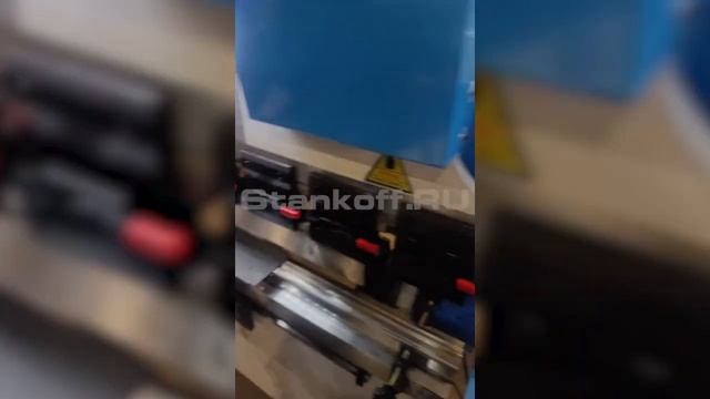 Видео с пусконаладки гидравлического листогибочного пресса MetalTec HBM 125/2500 E22 в Краснодаре