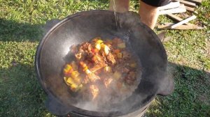 БАРАНИНА С ОВОЩАМИ | В КАЗАНЕ НА КОСТРЕ | LAMB WITH VEGETABLES IN A CAULDRON ON THE FIRE