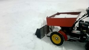 Самодельный минитрактор из мотоблока МТЗ. Чистка снега.