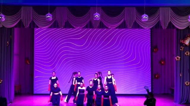 Школа танцев «КоорДИнация», танец в красных перчатках «Soldi”, дети 10-12 лет