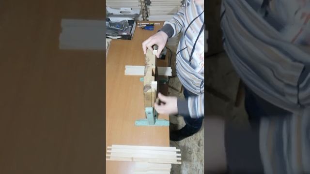 Сборка рамок электро-степлером ЗУБР смотреть онлайн