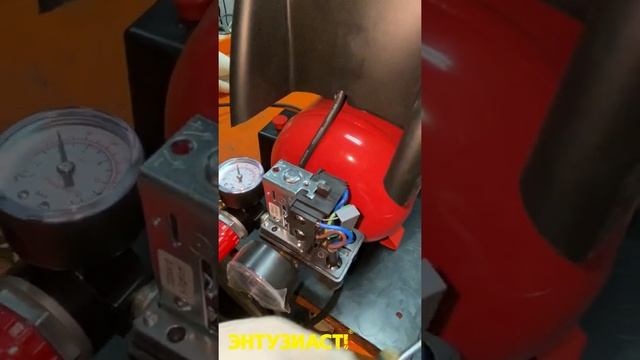 Регулировка прессостата (пневмореле) на поршневом компрессоре Fubag Master Kit смотреть онлайн