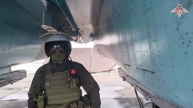 Летный состав ВКС России поздравил женщин с 8 марта