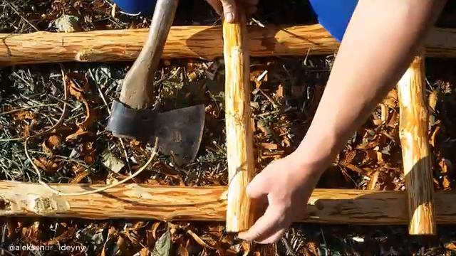 Как сделать простую обычную переносную приставную садовую деревянную лестницу из бревен и брусков