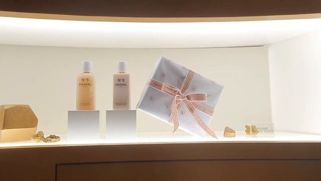 Xmas Series Pt 1:Raffle Winner To SacaixKawsxNike Blazer Low Sneaks Collab, Chanel Ask For The Moon смотреть онлайн