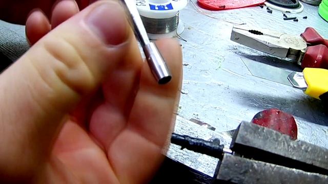 ✅? Как быстро снять МЕТАЛЛИЧЕСКИЙ колпачок со штекера 3,5 мм ✅ смотреть онлайн