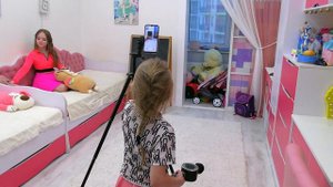 Популярная Девушка и Непопулярная Девушка! Милая Сестра и ДЕРСКАЯ СЕСТРА! Маргарита и Лера