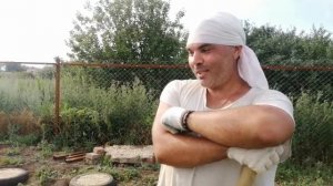 Фундамент под сарай из автомобильных покрышек.