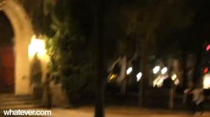 Пранк с дьяволом у дверей церкви