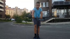 Как научиться делать бар спин на самокате