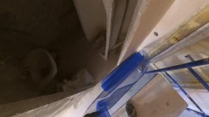 Как правильно клеить армирующую штукатурную Сетку на стены.