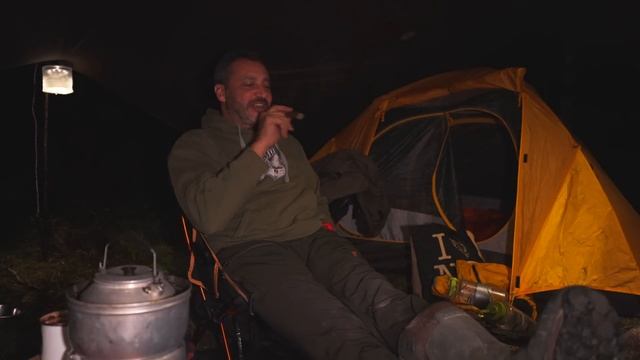 Tent CAMPING in RAIN with FIRE - Dog смотреть онлайн
