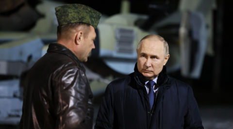 Путину показали разрывающую танки ракету «Хризантема»