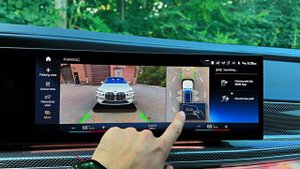 2024 BMW i7 - Future Facing Super Electric Sedan!