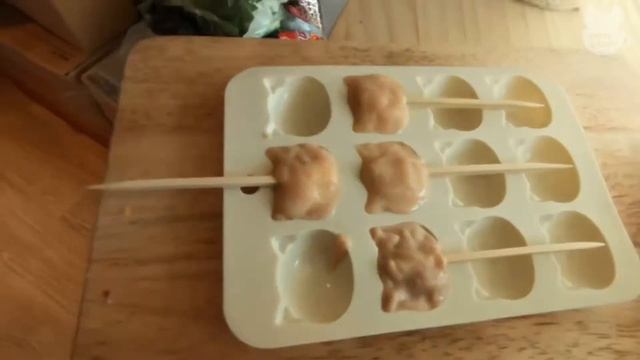 ГОТОВИМ КОШАЧЬЕ МОРОЖЕНОЕ! РЕАКЦИЯ КОТИКОВ!!!? смотреть онлайн