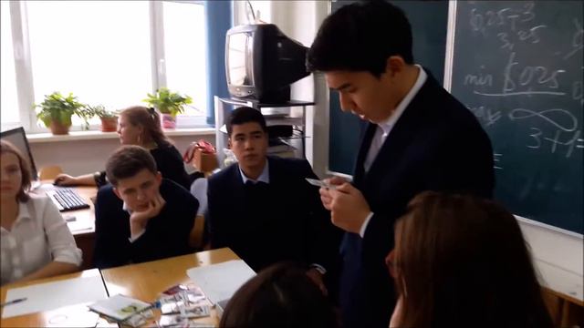 Дана жол. Ученики школы-лицей №134 играют в Капиталист VS. Клоун - 2 смотреть онлайн