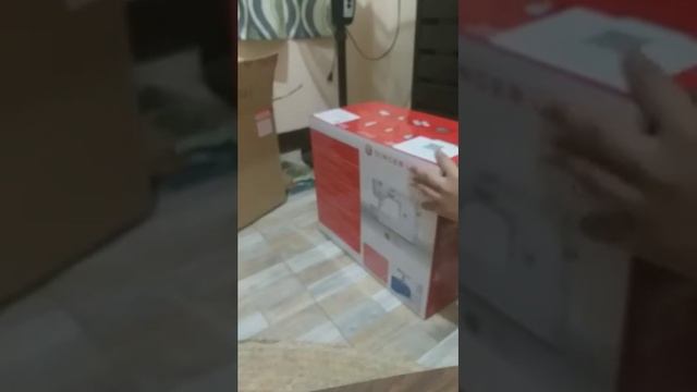 Unboxing Portable Sewing Machine- Singer M1505 смотреть онлайн