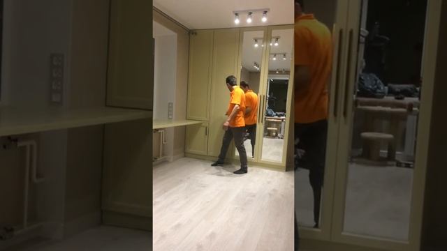 Шкаф а Спальне + Рабочее Место - Подоконник ( стоимость 134.000) смотреть онлайн