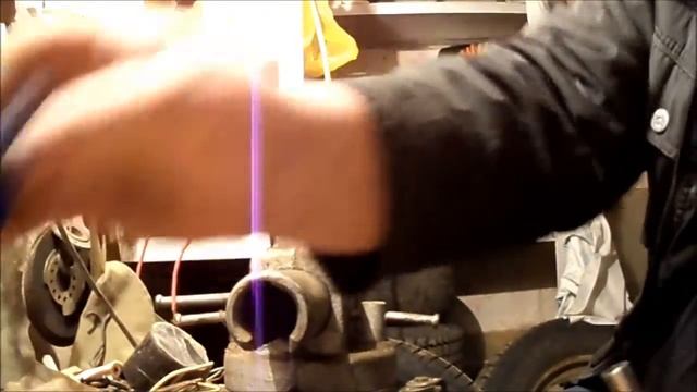 обжимка донца гильзы с помощью рассухаривателя смотреть онлайн