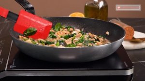 С тех пор, как узнала этот рецепт, готовлю семгу со сметаной, только на сковороде!