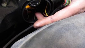 Замена лампочки ближнего света Ситроен С4 Citroen DS4