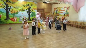 Пляска с зайчиком в детском саду | Танец на осеннем утреннике