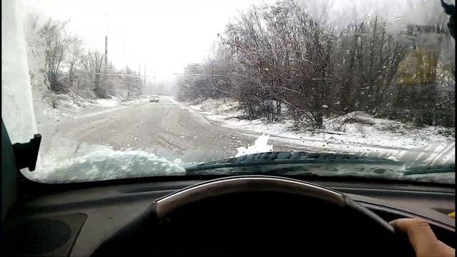 новогодняя скромная гилляндочка в электромобиле PEUGEOT Partner смотреть онлайн