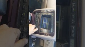 Toyota Crown подключен разные аудиосистемы магнитолы на штатную аудиосистему