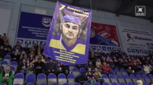Легендарного игрока Владимира Лаврентьева чествовали перед матчем ХК «Химик» - «Кристалл»