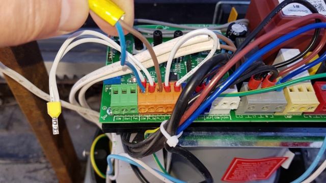 Откатные ворота не закрываются.mp4 смотреть онлайн