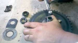 Сборка кожуха задней звезды мотоцикла Минск