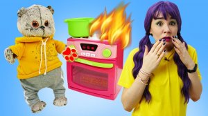 Кот Дымок проголодался! Видео для детей Приключения кота Дымок. Игры готовка с мягкими игрушками