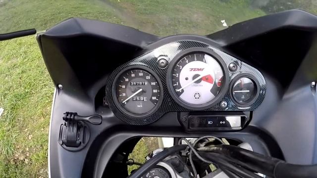 ОБЗОР YAMAHA TDM 850-2 2000года/мотоцикл поедающий масло /литровый турэндуро смотреть онлайн