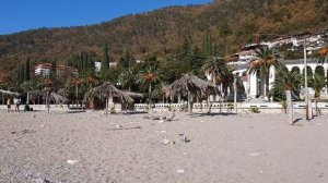 АБХАЗИЯ НОЯБРЬ 2021 ГАГРА ЦЕНТРАЛЬНЫЙ ПЛЯЖ ПОГОДА +25 НА СОЛНЦЕ ОТДЫХ НА ЧЁРНОМ МОРЕ