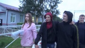 СЛЁЗЫ/ ДЕВУШКА/ ДРУЗЬЯ/ ПРОВОДИЛИ ВАНЮ В АРМИЮ/
