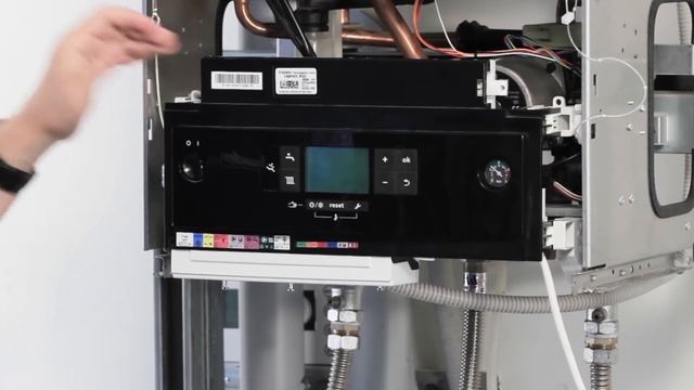 Что нужно сделать перед запуском конденсационного котла Logamax Plus GB 072?