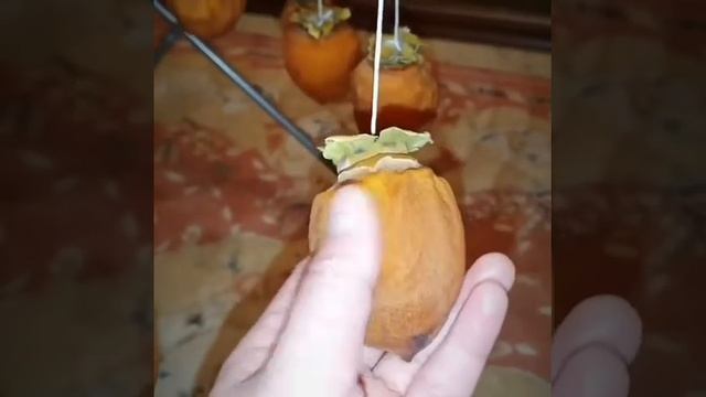 Сушеная хурма. Сухофрукты . Кавказская кухня.