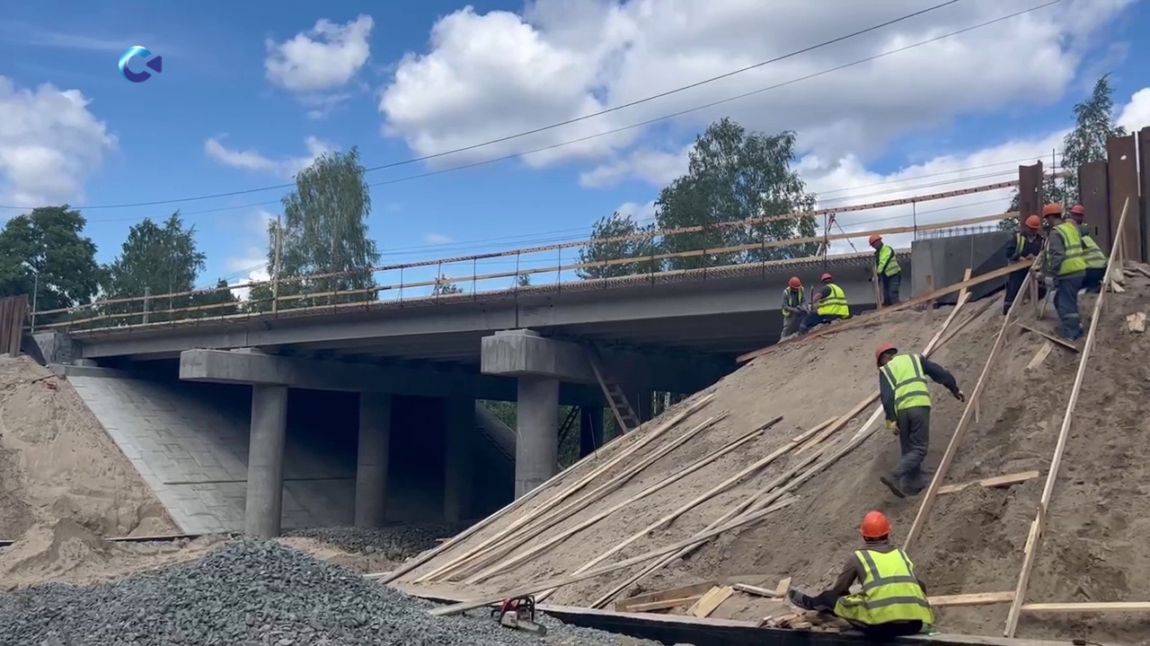 В Петрозаводске продолжается капремонт моста через реку Неглинку