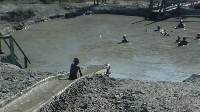 Горка в грязевой вулкан. Шуго. смотреть онлайн