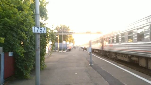 Белореченск. Поезд №679 Владикавказ - Адлер, стоянка по станции Белореченская. Новый плацкарт