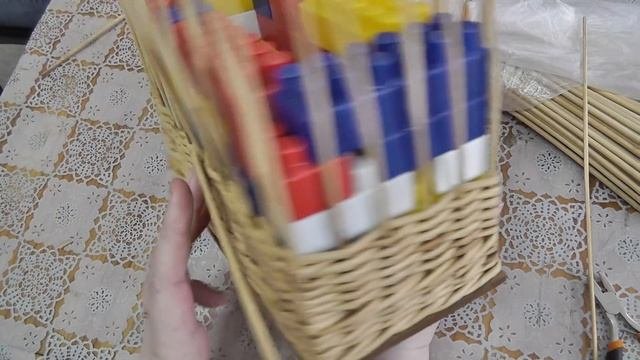 КОРЗИНКА-ОРГАНАЙЗЕР из газетных трубочек для ванной комнаты