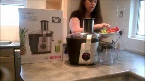 Bosch VitaJuice 4 juicer + juicing strawberry & apple juice