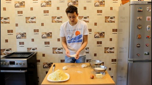 Хачапури: хачапури-мегрули и хачапури по-аджарски. Готовит Никита Сергеевич