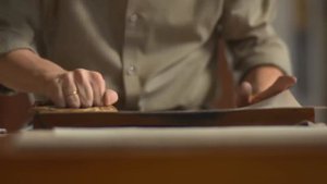 Unintentional ASMR 🖼️ Traditional Japanese Printmaking (brushing, explanations)