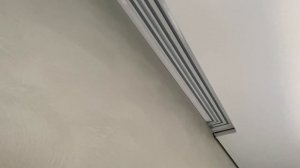 Натяжной потолок на кухне.Скрытый карниз пк5.Светильники споты.