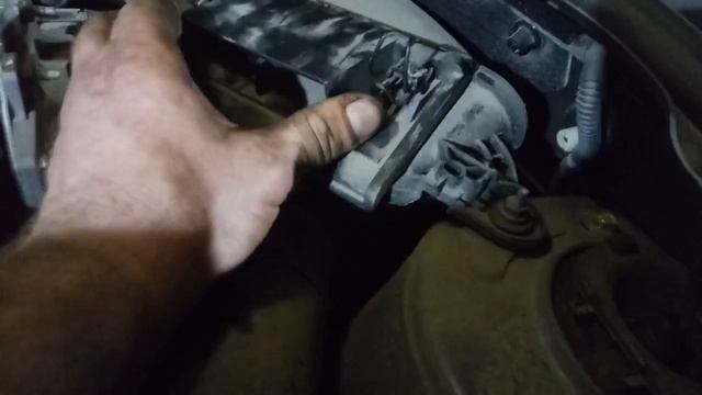 Ниссан Кашкай 2.0 бензин - воздушный фильтр - как ПРАВИЛЬНО заменить.. смотреть онлайн