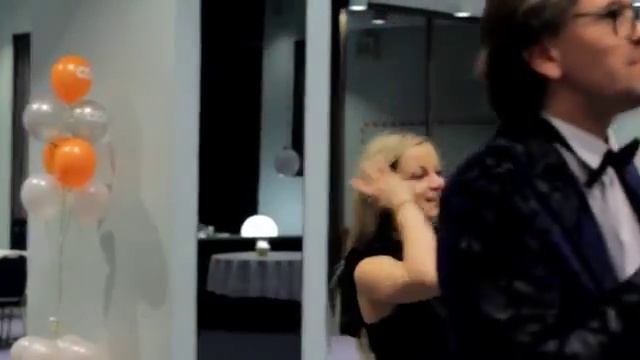 Ведущий на корпоратив Илья Анисимов смотреть онлайн