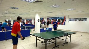 Игра в настольный теннис